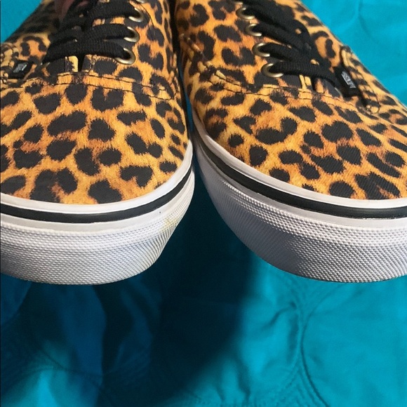 Vans - Picture 5 of 9